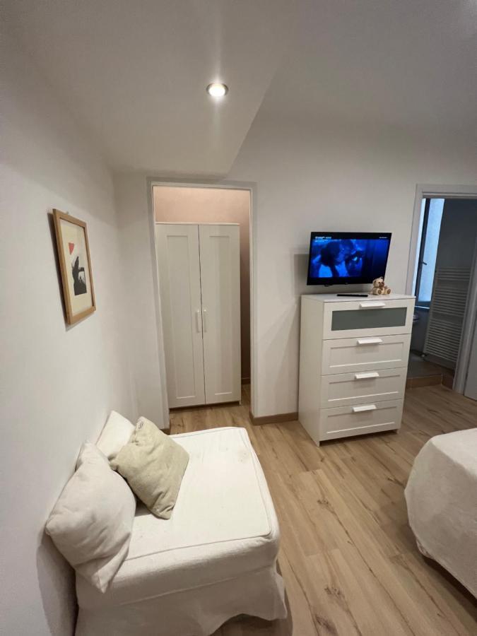 Alla Scalinata Del Teatro Rossetti Confort Suites Parcheggio Триест Экстерьер фото