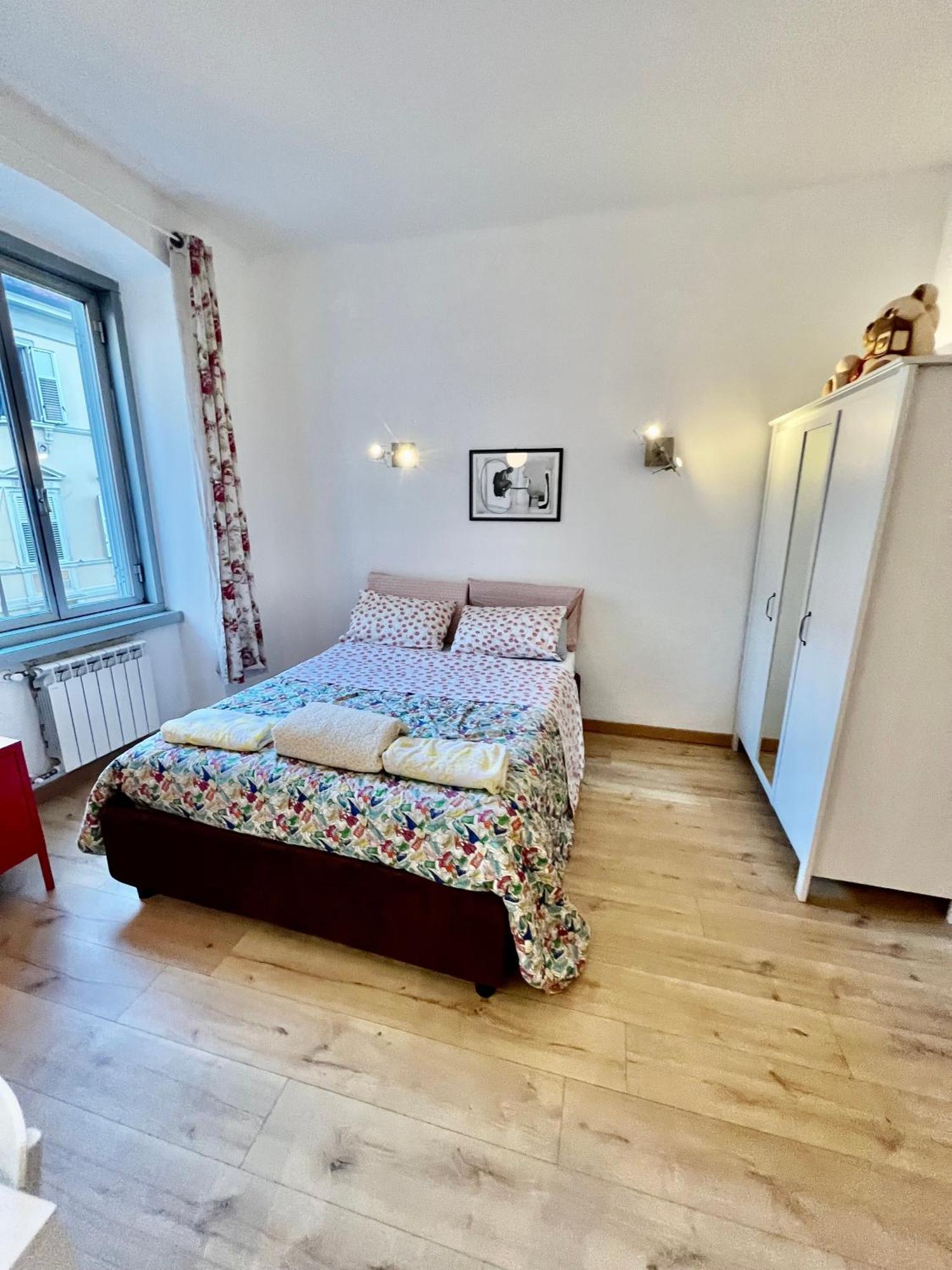 Alla Scalinata Del Teatro Rossetti Confort Suites Parcheggio Триест Экстерьер фото